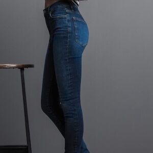 Joe’s Dark Blue Skinny Jeans | Size 24 | Used in Good Condition